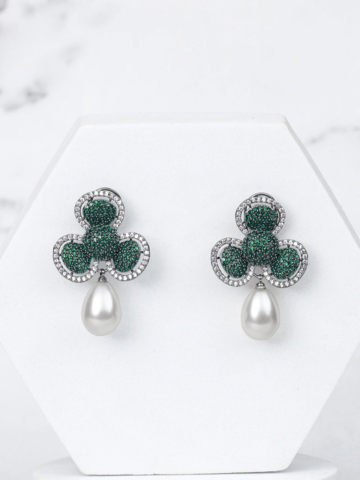 Aara Earrings - Green