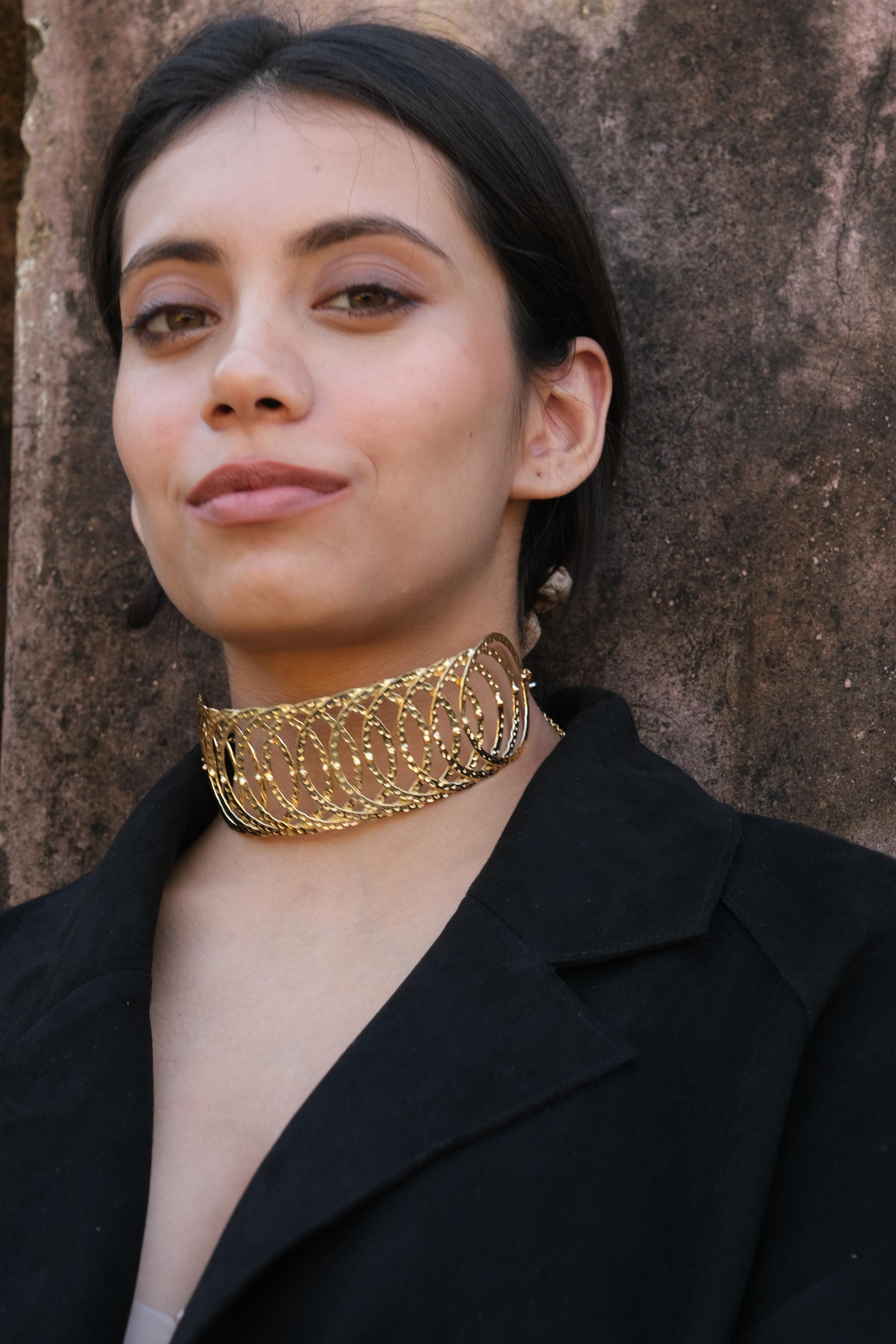 Bold Choker - Nivriti