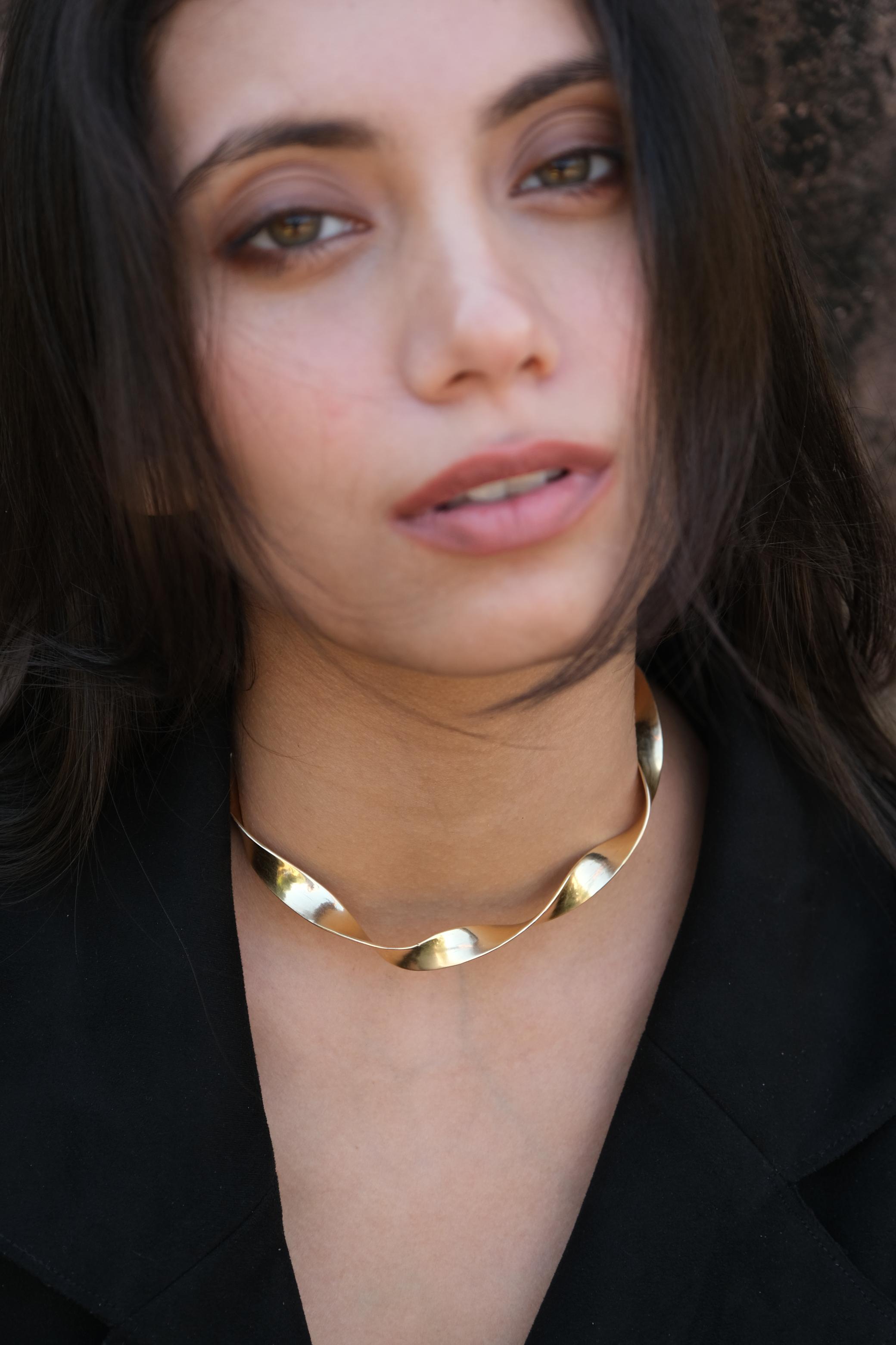 Sutra Choker