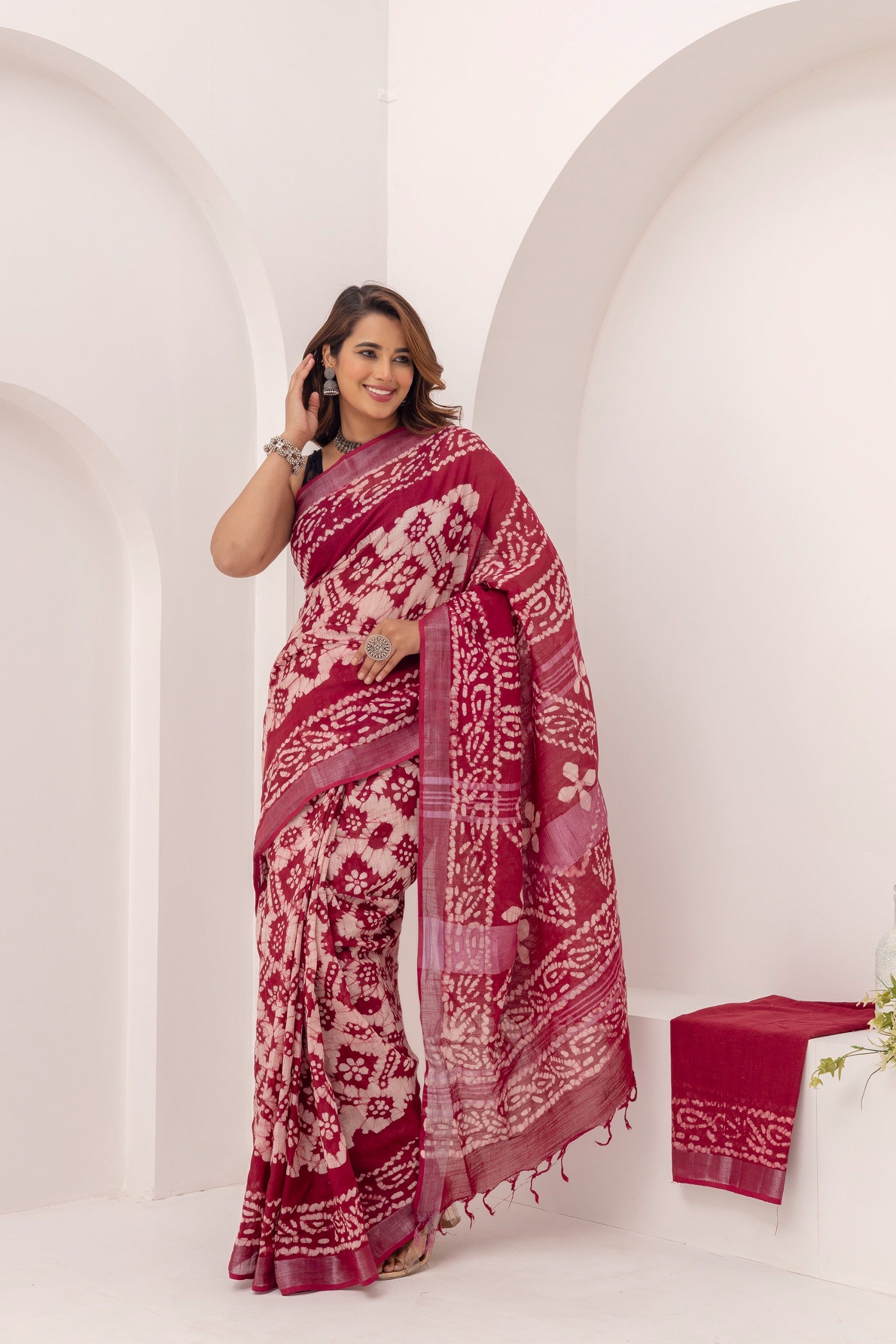 Gulnaar Crimson Linen Saree