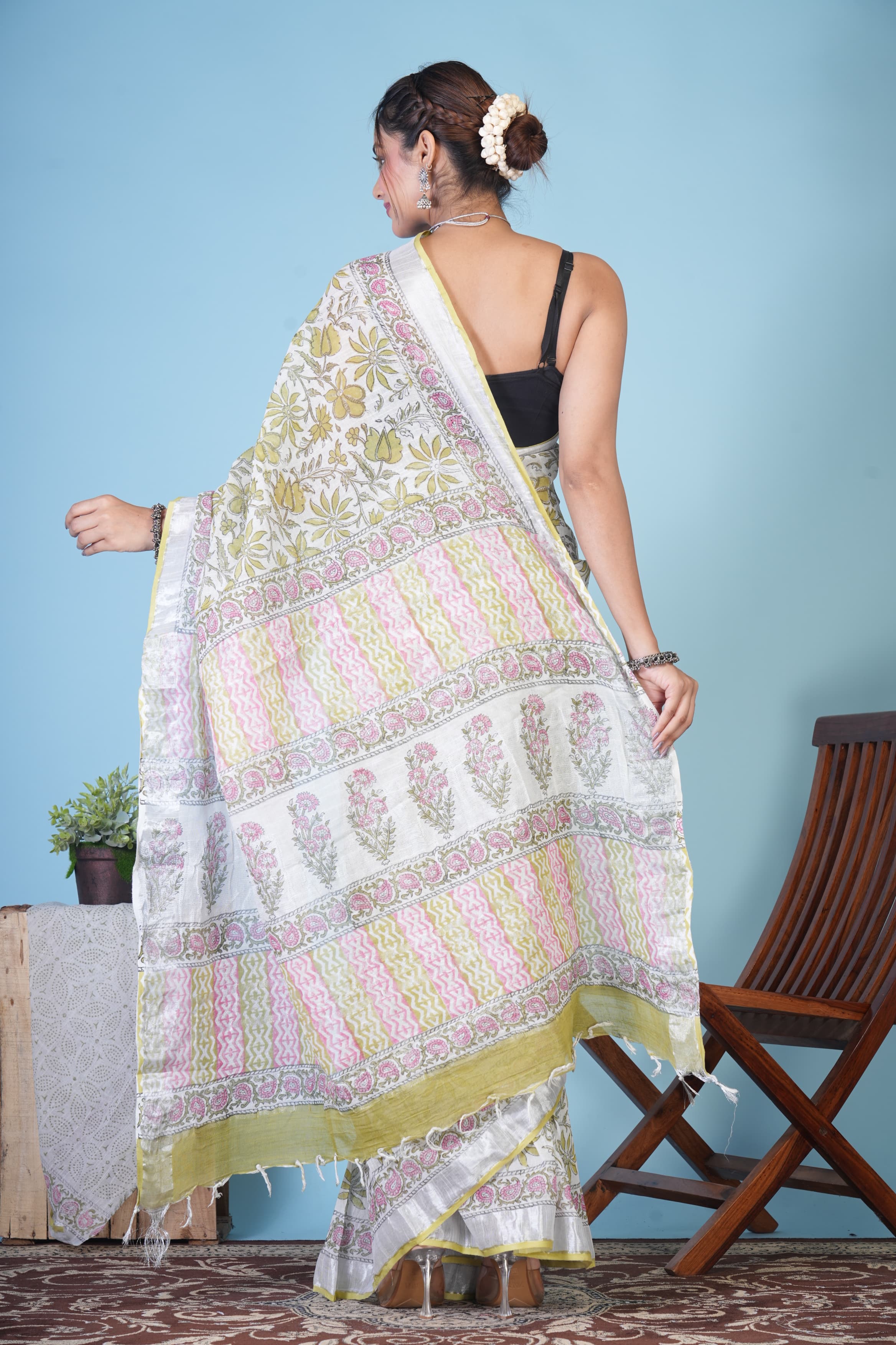 Prakriti Pastel Bloom Linen Saree