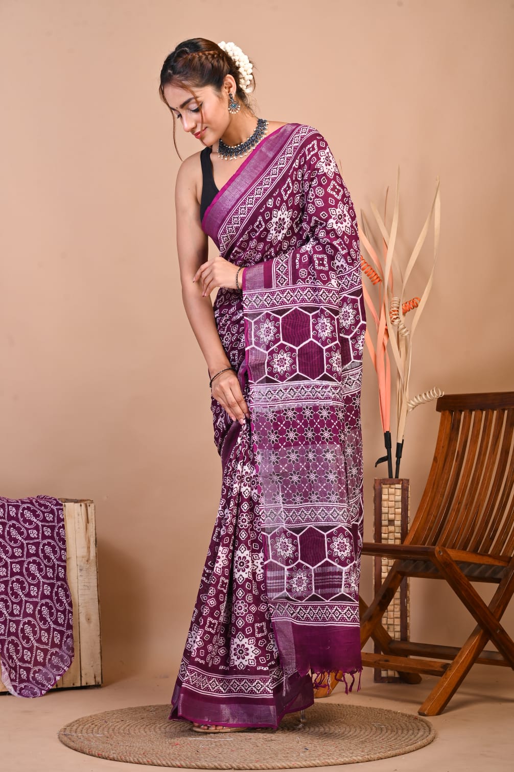 Saanjh Wine Linen Saree