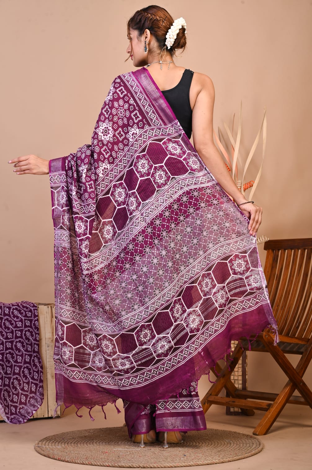 Saanjh Wine Linen Saree